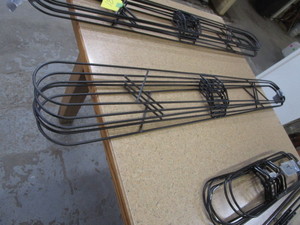 lot 32 image: (5) 48 Dust Mop Heads