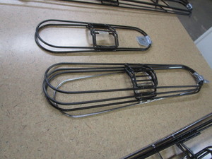 lot 33 image: (4) 24 (2) 18 Dust Mop Heads