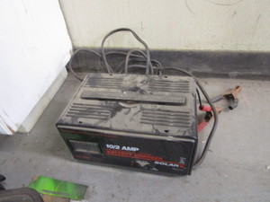 lot 56 image: Battery Charger