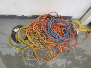 lot 61 image: Extension Chords