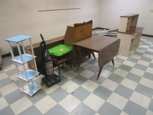 lot 88 image: Misc. Furniture
