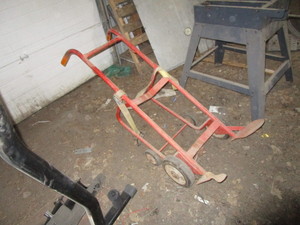 lot 106 image: Barrel Cart