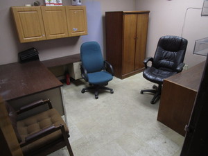 lot 60-A image: Entire Contents of Office (see all pics)