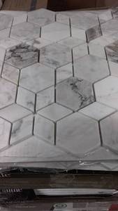 lot 38 image: Daltile Stone Mosaic Tile Luna Staxpoint 26 Pieces