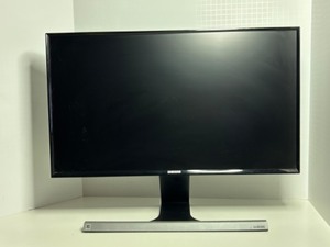 lot 127 image: Samsung S24D590L 24-inch LED Monitor