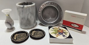 lot 115 image: Collection of Marble Wine Holder & Vase, Pimpernel Coasters, and Metal Plate