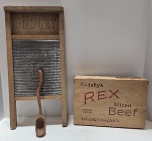 lot 30 image: Vintage Midget Washboard and Cudahys Rex Sliced Beef Box