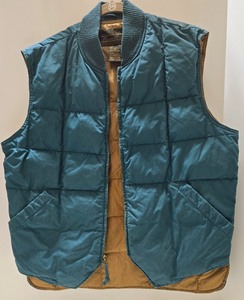 lot 34 image: Vintage EDDIE BAUER Downlight Vest in Teal 
