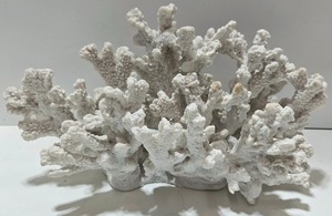 lot 36 image: Decorative Nautical White Faux Coral Display Sculpture