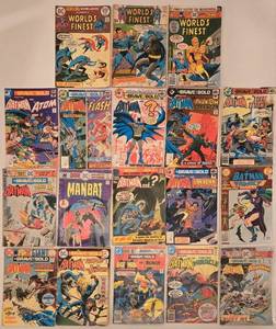 lot 257 image: Collection of 18 DC Comics Featuring Batman, The Flash, and More