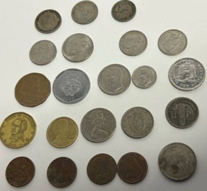 lot 22 image: 22 Vintage Coins from Various South American Countries 1940s- 1990s