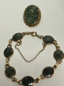 lot 240 image: Vintage MALACHITE 10Kt Gold Pin and 12Kt Gold Filled Bracelet Set