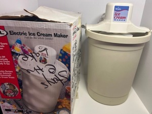 lot 266 image: Rival 6-Quart Electric Ice Cream Maker in Like New Condition Works well
