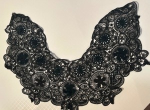 lot 295 image: RARE Handmade Victorian Bobbin Lace Large Black Mourning Collar