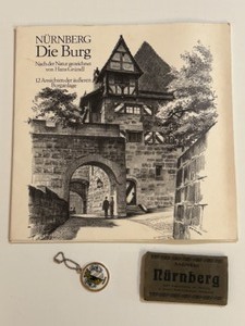 lot 270 image: Nrnberg Architectural Print Set, Color Flip out Picture Cards with Souvenir Keychain