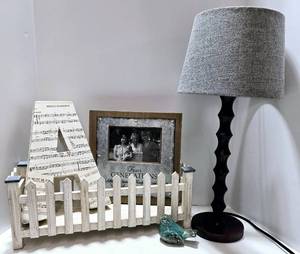 lot 312 image: Home Decor wTable Lamp, Picture Frame, Picket Fence Holder, Letter A and Bird Figurine