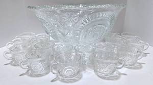 lot 349 image: Vintage L E SMITH Punch Bowl Pinwheel & Star Design w18 Cups Glass