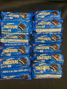 Q - 12 Packs of Oreo Cakesters