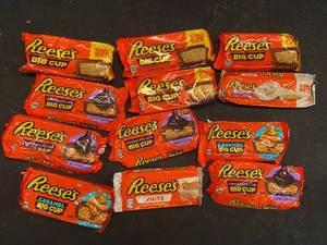 PPP - Collection of 12 Reeses Big Cup Candies Assorted Flavors