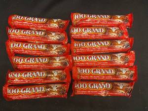 G - Lot of 12 100 Grand Milk Chocolate Bars with Caramel and Crispy Crunchies