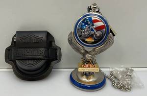 lot 184 image: Vintage Franklin Mint HARLEY DAVIDSON Pocket Watch Set With Eagle Holder And Leather Belt Holder (NEW With Tag)