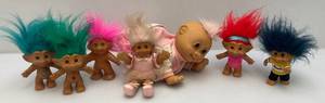 lot 195 image: Vintage Troll Figures & Battery Operated Crawling Troll Baby (Untested)
