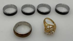 lot 203 image: Misc. Mens & Womens Rings Silver & Black (Size 9) Silver & Copper (Size 9.5) Goldtone Womens Ring (Size 7)