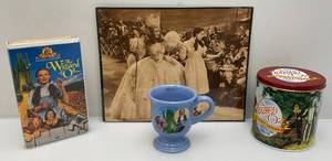lot 216 image: Misc. Vintage Wizard Of Oz Collectibles
