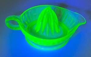 lot 223 image: Vintage Green Vaseline Uraium Glass Juicer Side Pour (Glows Under Black Light)