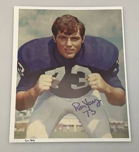 lot 29 image: Autographed (Ron Yary) Football Photograph 8 x 10