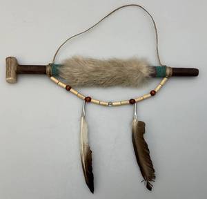 lot 83 image: Native American Beaded Peace Pipe 13