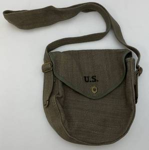 lot 152 image: U.S. Marked Thompson Drum Magazine Pouch (VERY COOL)