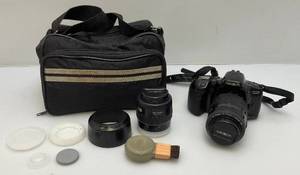lot 168 image: Minolta Maxxum 400SI 35mm SLR Film Camera With Carrying Case & More Pre-owned