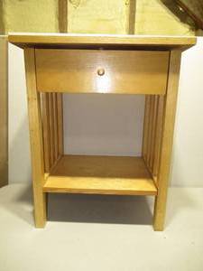 Cute Honey Oak End Table