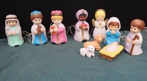 BLOW MOLD VINTAGE NATIVITY SET