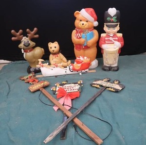 VINTAGE BLOW MOLD CHRISTMAS DECORATIONS  WELCOME SIGNS