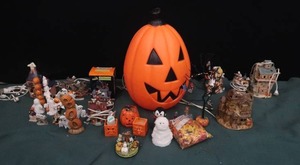 HALLOWEEN LOT