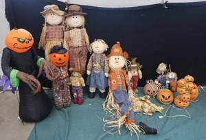 HALLOWEEN DECORATIONS