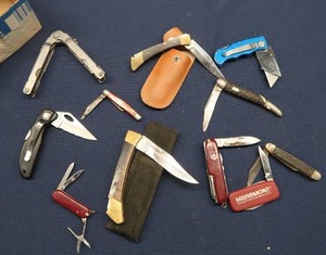 LOT OF POCKET KNIVES