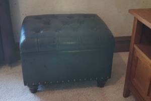 lot 34 image: Pleather ottoman