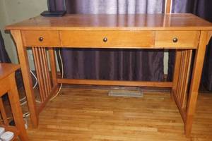 lot 45 image: Wooden Office Desk