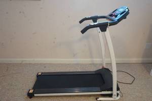 lot 64 image: treadmill