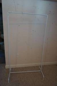 lot 69 image: light duty clothes rack