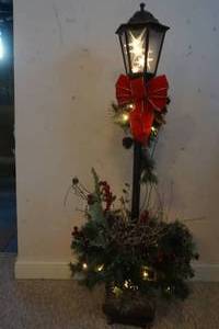 lot 73 image: pre-decorated Christmas Lamp