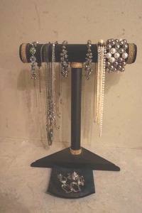 lot 80 image: Jewelry & Stand
