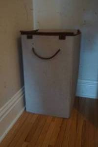lot 81 image: clothes hamper