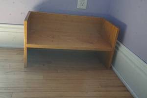 lot 87 image: wooden stoolshelf
