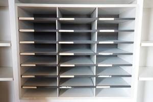 lot 119 image: File Shelf