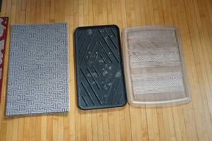 lot 123 image: 1 rug and 2 boot trays