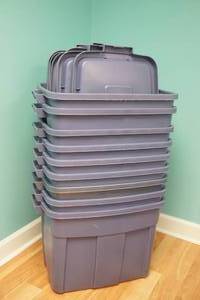 lot 133 image: Rubbermaid Roughneck totes and lids